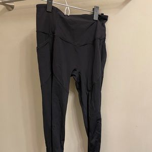 Lululemon black leggings size 6